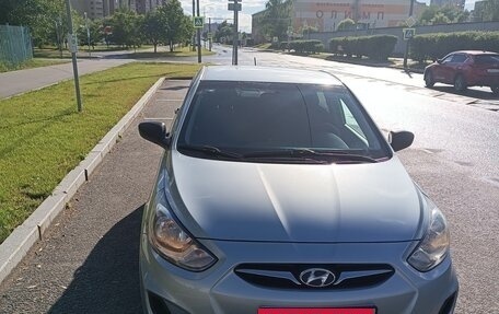 Hyundai Solaris II рестайлинг, 2012 год, 890 000 рублей, 2 фотография