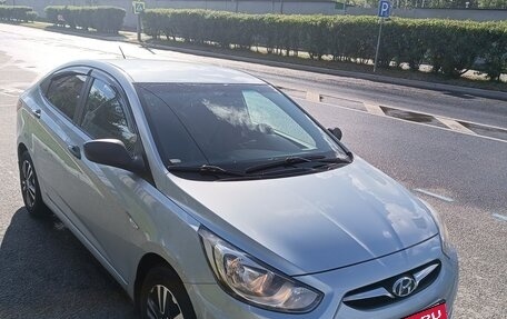 Hyundai Solaris II рестайлинг, 2012 год, 890 000 рублей, 3 фотография