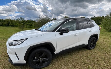 Toyota RAV4, 2021 год, 3 250 000 рублей, 2 фотография