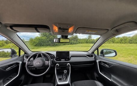 Toyota RAV4, 2021 год, 3 250 000 рублей, 9 фотография