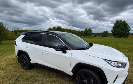 Toyota RAV4, 2021 год, 3 250 000 рублей, 6 фотография