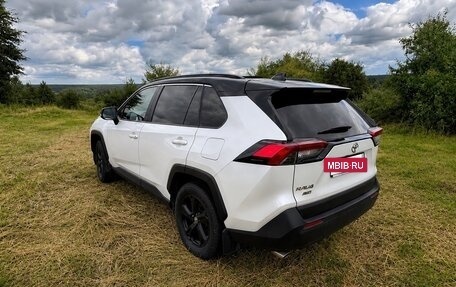 Toyota RAV4, 2021 год, 3 250 000 рублей, 3 фотография