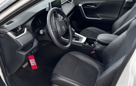 Toyota RAV4, 2021 год, 3 250 000 рублей, 8 фотография