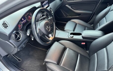 Mercedes-Benz GLA, 2019 год, 2 450 000 рублей, 12 фотография