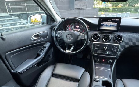 Mercedes-Benz GLA, 2019 год, 2 450 000 рублей, 16 фотография