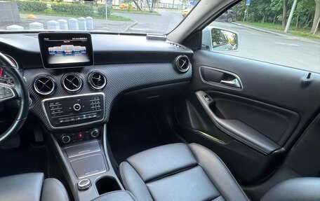 Mercedes-Benz GLA, 2019 год, 2 450 000 рублей, 15 фотография