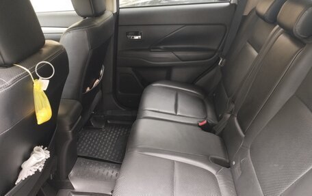 Mitsubishi Outlander III рестайлинг 3, 2012 год, 1 330 000 рублей, 9 фотография