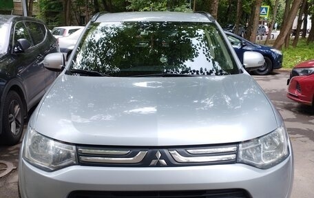 Mitsubishi Outlander III рестайлинг 3, 2012 год, 1 330 000 рублей, 3 фотография