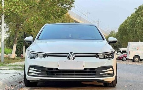 Volkswagen Golf VIII, 2021 год, 1 970 000 рублей, 2 фотография