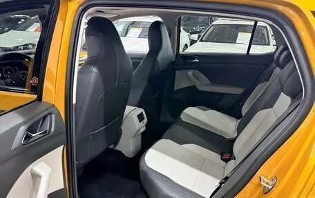 Volkswagen T-Cross I, 2022 год, 1 870 000 рублей, 8 фотография