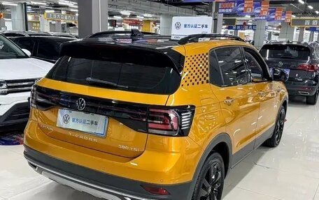Volkswagen T-Cross I, 2022 год, 1 870 000 рублей, 6 фотография