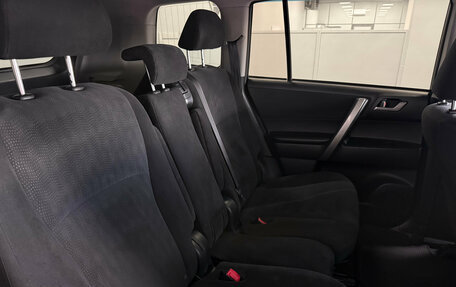 Toyota Highlander III, 2013 год, 1 999 000 рублей, 20 фотография