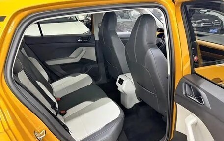 Volkswagen T-Cross I, 2022 год, 1 870 000 рублей, 10 фотография