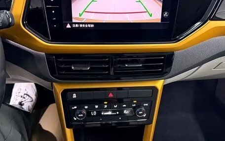 Volkswagen T-Cross I, 2022 год, 1 870 000 рублей, 12 фотография