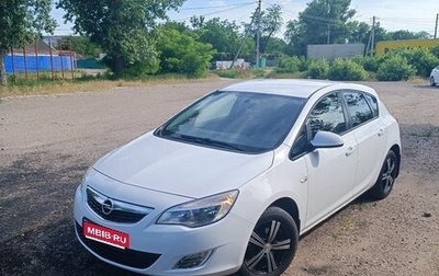 Opel Astra J, 2011 год, 790 000 рублей, 1 фотография