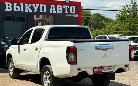 Mitsubishi L200 IV рестайлинг, 2021 год, 2 450 000 рублей, 8 фотография