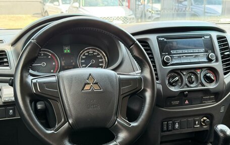 Mitsubishi L200 IV рестайлинг, 2021 год, 2 450 000 рублей, 23 фотография