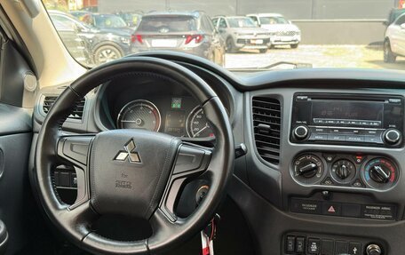 Mitsubishi L200 IV рестайлинг, 2021 год, 2 450 000 рублей, 24 фотография