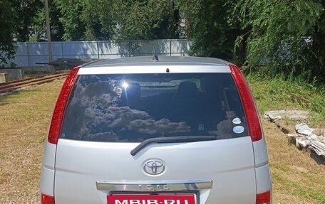 Toyota ISis I, 2005 год, 800 000 рублей, 1 фотография