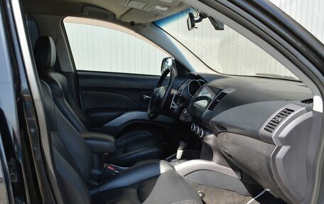 Mitsubishi Outlander III рестайлинг 3, 2007 год, 889 999 рублей, 17 фотография