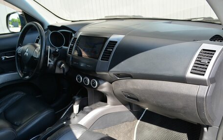 Mitsubishi Outlander III рестайлинг 3, 2007 год, 889 999 рублей, 18 фотография
