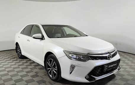 Toyota Camry, 2017 год, 1 900 000 рублей, 3 фотография