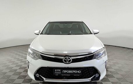 Toyota Camry, 2017 год, 1 900 000 рублей, 2 фотография