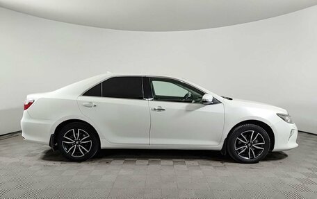 Toyota Camry, 2017 год, 1 900 000 рублей, 4 фотография