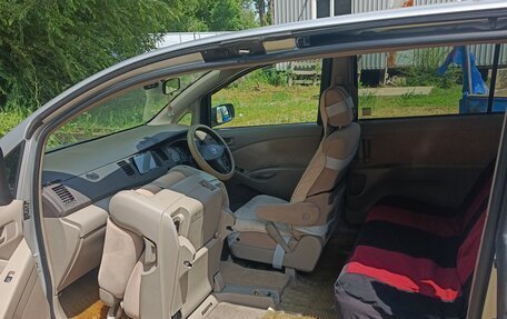 Toyota ISis I, 2005 год, 800 000 рублей, 7 фотография