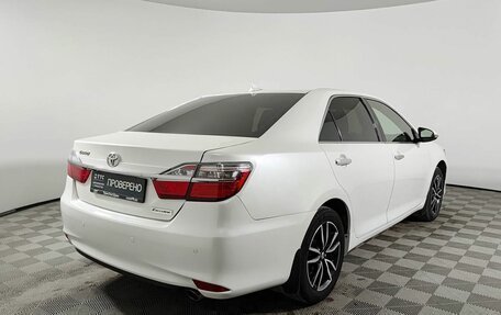 Toyota Camry, 2017 год, 1 900 000 рублей, 5 фотография