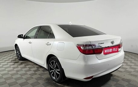 Toyota Camry, 2017 год, 1 900 000 рублей, 7 фотография