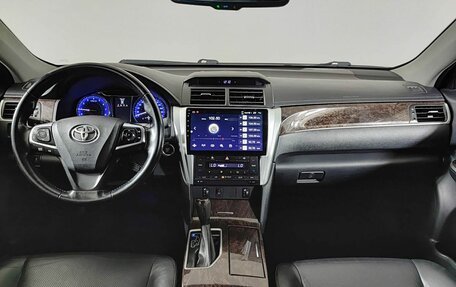Toyota Camry, 2017 год, 1 900 000 рублей, 14 фотография