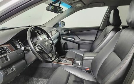 Toyota Camry, 2017 год, 1 900 000 рублей, 16 фотография