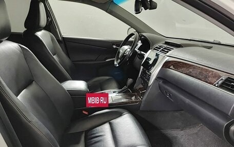Toyota Camry, 2017 год, 1 900 000 рублей, 11 фотография
