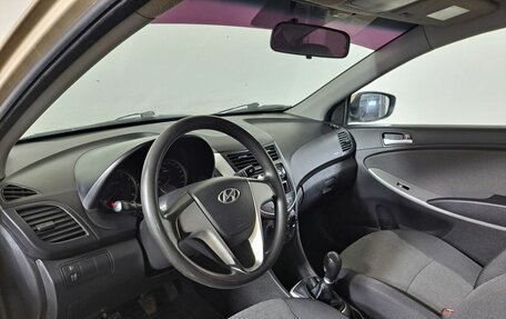 Hyundai Solaris II рестайлинг, 2011 год, 570 000 рублей, 16 фотография