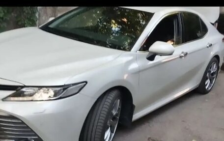 Toyota Camry, 2019 год, 3 100 000 рублей, 1 фотография