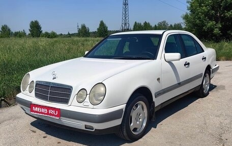 Mercedes-Benz E-Класс, 1996 год, 480 000 рублей, 1 фотография
