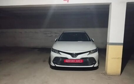 Toyota Camry, 2019 год, 3 100 000 рублей, 2 фотография