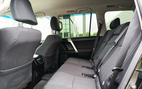 Toyota Land Cruiser Prado 150 рестайлинг 2, 2019 год, 4 780 000 рублей, 12 фотография