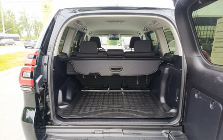 Toyota Land Cruiser Prado 150 рестайлинг 2, 2019 год, 4 780 000 рублей, 10 фотография