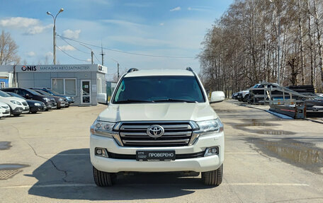 Toyota Land Cruiser 200, 2017 год, 5 750 000 рублей, 2 фотография
