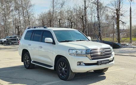 Toyota Land Cruiser 200, 2017 год, 5 750 000 рублей, 3 фотография