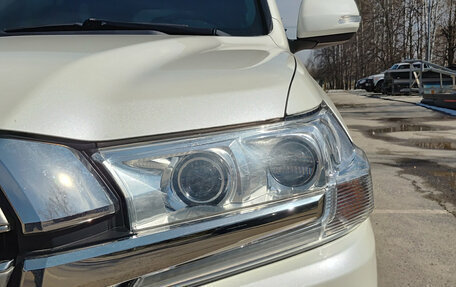 Toyota Land Cruiser 200, 2017 год, 5 750 000 рублей, 17 фотография