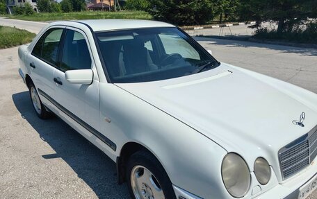 Mercedes-Benz E-Класс, 1996 год, 480 000 рублей, 4 фотография
