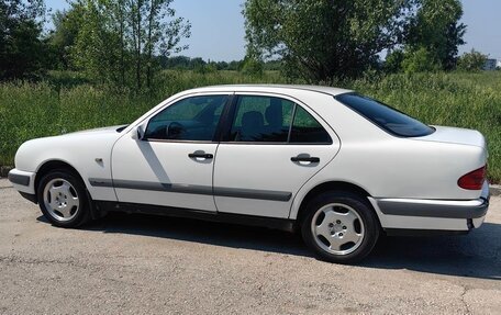 Mercedes-Benz E-Класс, 1996 год, 480 000 рублей, 9 фотография