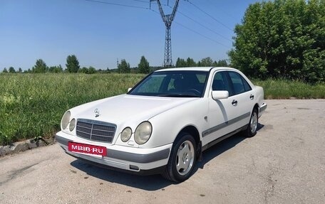 Mercedes-Benz E-Класс, 1996 год, 480 000 рублей, 2 фотография