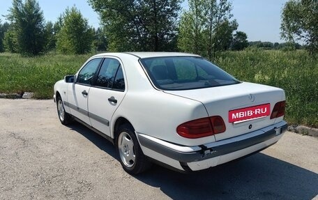 Mercedes-Benz E-Класс, 1996 год, 480 000 рублей, 7 фотография