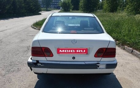 Mercedes-Benz E-Класс, 1996 год, 480 000 рублей, 6 фотография