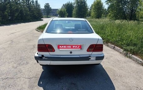 Mercedes-Benz E-Класс, 1996 год, 480 000 рублей, 5 фотография