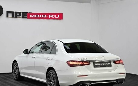 Mercedes-Benz E-Класс, 2020 год, 4 300 000 рублей, 6 фотография